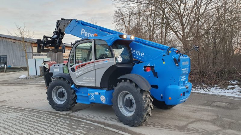 2023-02-11 17.31.12-1